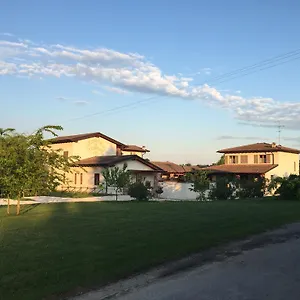 בית חווה Corte Di Tosina, מונזמבנו